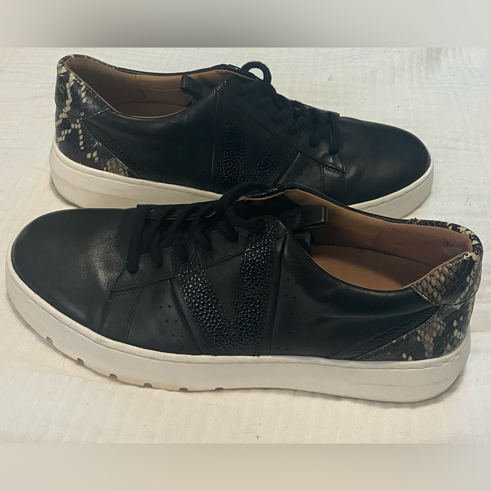 Vionic Simasa Black Snake Sneakers Women’s 10